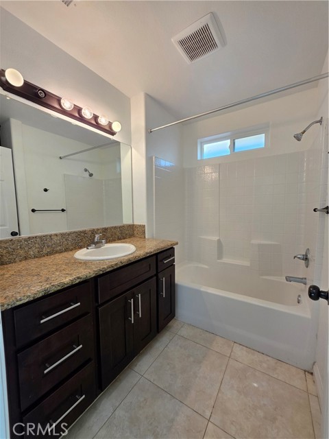 355 S Inez, Hemet CA: https://media.crmls.org/medias/8e85a0f5-228e-48bc-915c-5dcc0bbe1cce.jpg