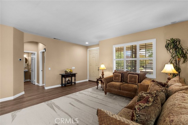 30444 Hidden Valley Court, Castaic CA: https://media.crmls.org/medias/8e85e85a-bb15-48ce-ba05-2896149cf729.jpg