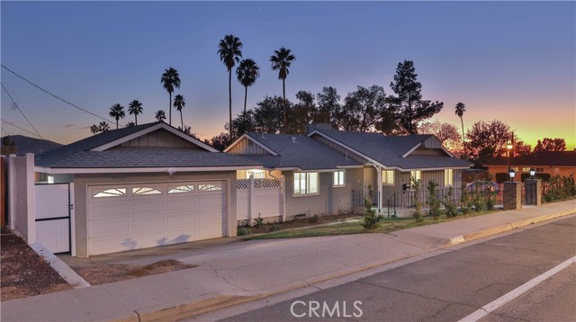 Detail Gallery Image 1 of 59 For 124 W Blaine St, Riverside,  CA 92507 - 4 Beds | 2 Baths