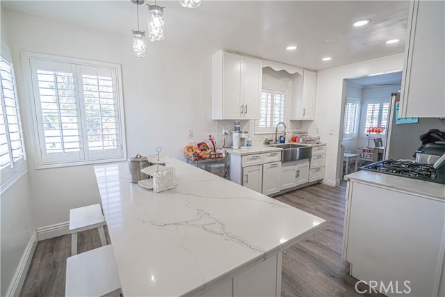 9899 Amboy Avenue photo 8