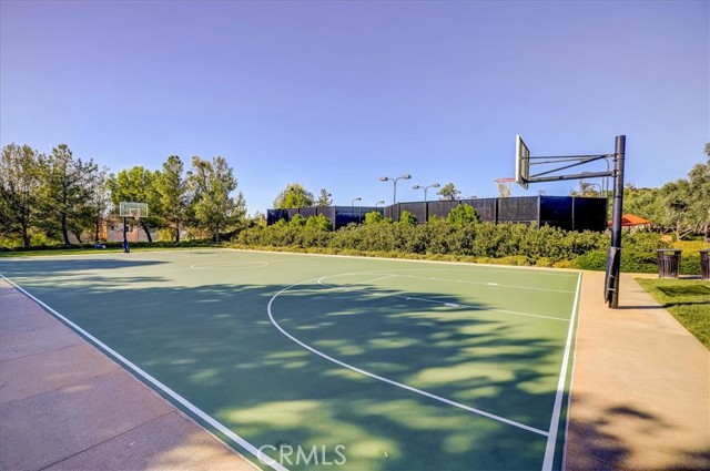 100 Bozeman, Irvine CA: https://media.crmls.org/medias/8e869c4d-3055-4805-b5f9-c21381ea5569.jpg