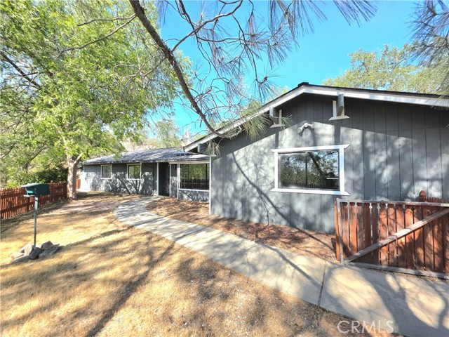 41549 Long Hollow, Coarsegold CA: https://media.crmls.org/medias/8e875073-d739-46b7-b5f9-6cd3e60819b7.jpg