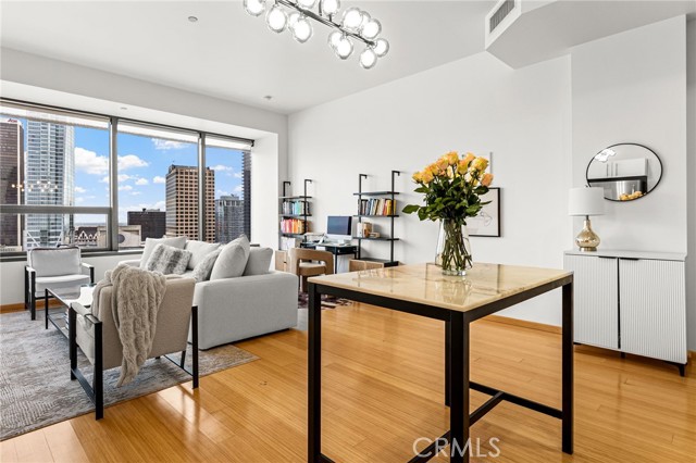 Front Image Thumbnail for CROC24179386