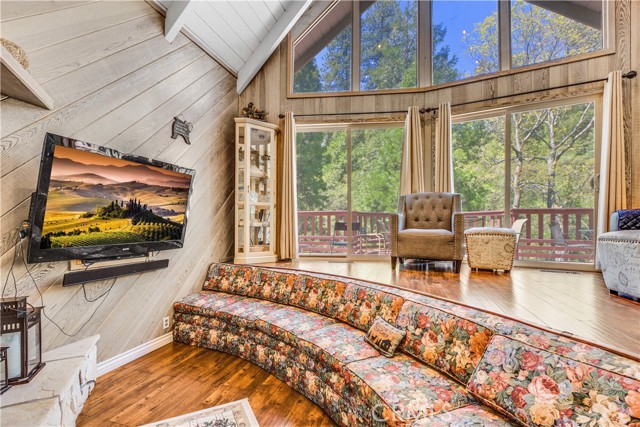 27945 Lakes Edge, Lake Arrowhead, CA 92352
