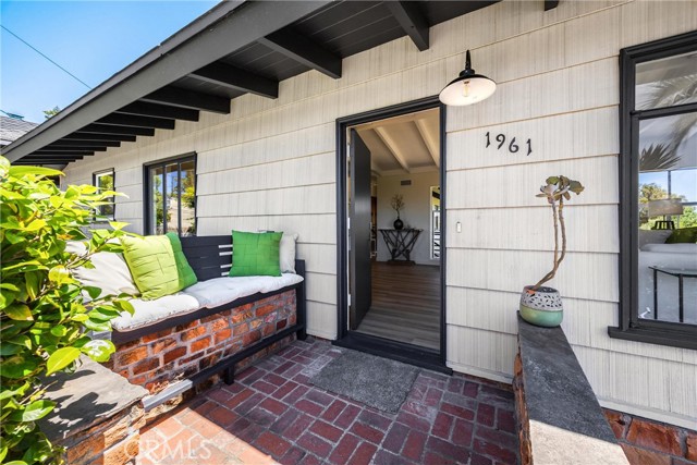 1961 Temple Hills Drive, Laguna Beach CA: https://media.crmls.org/medias/8e88ab6b-a669-4e42-8e26-50f8f9877223.jpg