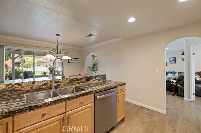 Detail Gallery Image 18 of 55 For 15845 Rosehaven, Canyon Country,  CA 91387 - 4 Beds | 3 Baths