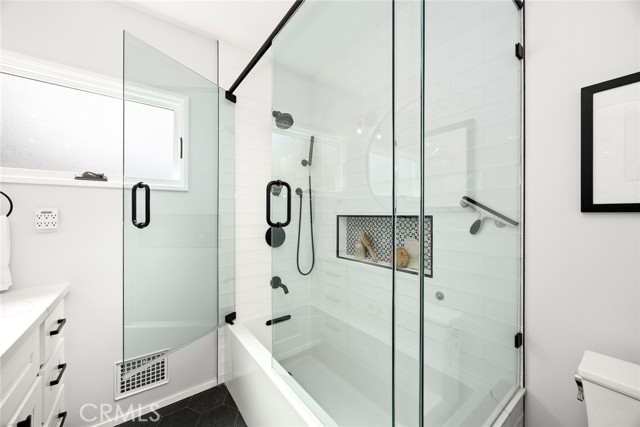 852 E Howard Street, Pasadena CA: https://media.crmls.org/medias/8e8a8c8f-9dfc-4402-9d2c-7c2c4b809df5.jpg