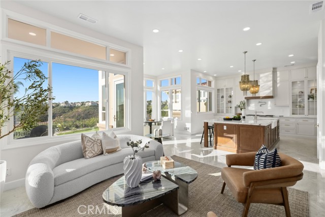 Detail Gallery Image 10 of 43 For 11 Shore Pine, Newport Coast,  CA 92657 - 4 Beds | 4/1 Baths