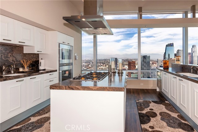 Kitchen in a $7,988,000 Los Angeles home for sale