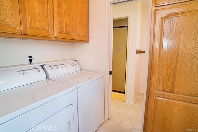 Detail Gallery Image 5 of 11 For 10101 Sophia Ave, Granada Hills,  CA 91343 - 3 Beds | 2 Baths