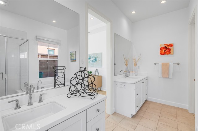 98 Quill, Irvine CA: https://media.crmls.org/medias/8e8d04a9-99bb-4097-ba60-c9d2bd541980.jpg