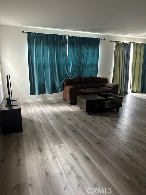 Detail Gallery Image 4 of 22 For 2066 E Journal Privado, Ontario,  CA 91764 - 4 Beds | 2/1 Baths