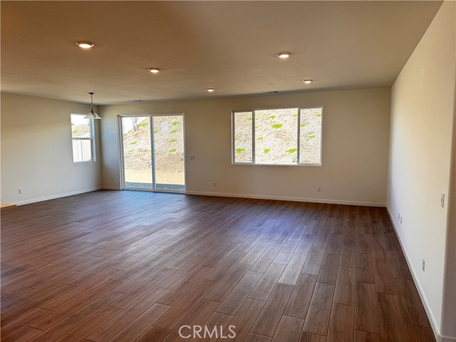 Detail Gallery Image 9 of 21 For 4181 Daisy Ln, Banning,  CA 92220 - 3 Beds | 2/1 Baths