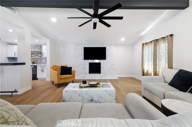 19945 Gresham Street, Northridge CA: https://media.crmls.org/medias/8e8ea67e-1b32-430b-8042-c492ff6ba7f8.jpg