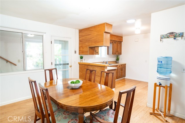 740 Walnut Lane, Santa Barbara CA: https://media.crmls.org/medias/8e8f733a-b877-4271-aea9-ca1b8c6d50a9.jpg