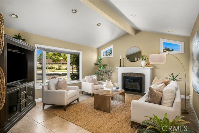 Detail Gallery Image 5 of 39 For 3158 N Beechwood St, Orange,  CA 92865 - 4 Beds | 2 Baths