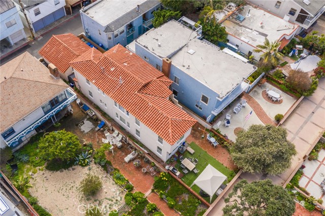 52 18th Street, Hermosa Beach, California 90254, 4 Bedrooms Bedrooms, ,2 BathroomsBathrooms,Residential,Sold,18th Street,SB23030089