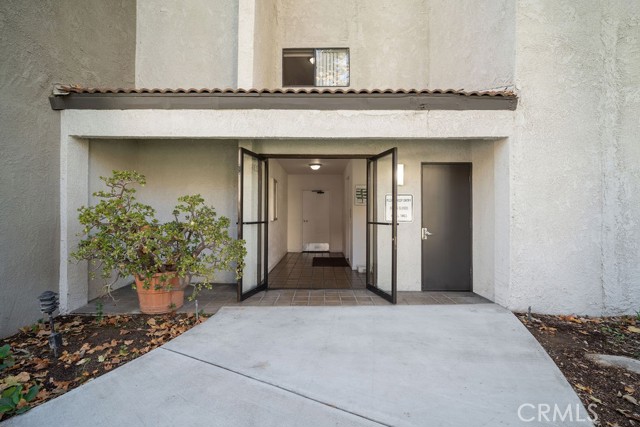 Detail Gallery Image 2 of 25 For 250 E Fern Ave #107,  Redlands,  CA 92373 - 2 Beds | 2 Baths