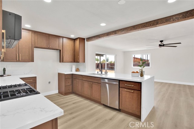 Detail Gallery Image 11 of 31 For 20357 Shoshonee Rd, Apple Valley,  CA 92307 - 3 Beds | 2 Baths