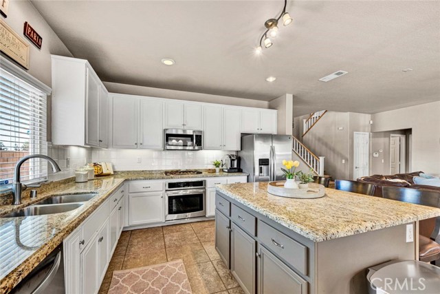 Detail Gallery Image 17 of 49 For 4100 Waterville Ct, Palmdale,  CA 93551 - 6 Beds | 3 Baths