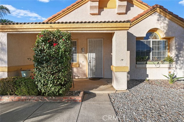 Detail Gallery Image 8 of 45 For 736 Fuchsia Ln, Perris,  CA 92571 - 2 Beds | 2 Baths