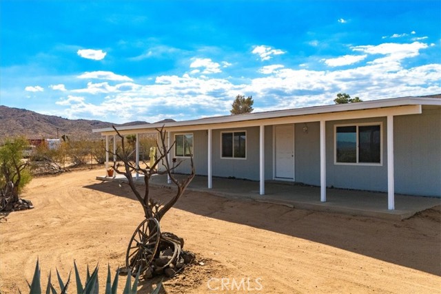 Detail Gallery Image 5 of 74 For 1090 Jemez Trl, Yucca Valley,  CA 92284 - 2 Beds | 2 Baths