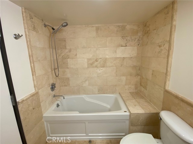 Detail Gallery Image 13 of 20 For 35 N Raymond Ave #211,  Pasadena,  CA 91103 - 1 Beds | 2 Baths