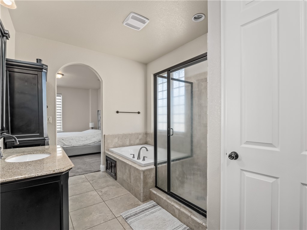 Detail Gallery Image 26 of 43 For 11303 N via Napoli Dr, Fresno,  CA 93730 - 4 Beds | 3/1 Baths