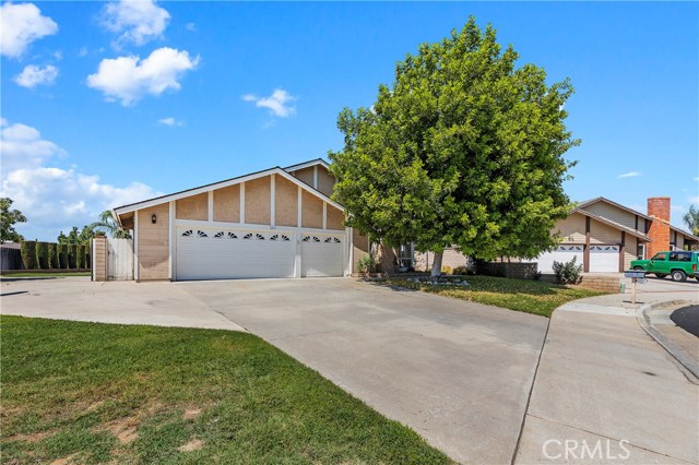 10611 Gemini Dr, Riverside, CA 92503