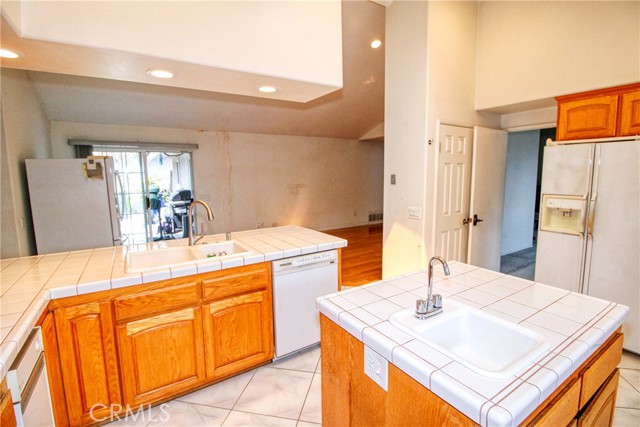 Detail Gallery Image 5 of 23 For 611 N 19th St, Montebello,  CA 90640 - 6 Beds | 3/1 Baths