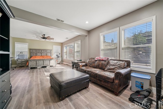 Detail Gallery Image 14 of 29 For 160 Friesian, Norco,  CA 92860 - 5 Beds | 3/1 Baths