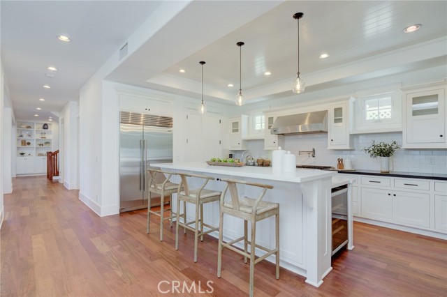 647 15th Street, Manhattan Beach, California 90266, 5 Bedrooms Bedrooms, ,4 BathroomsBathrooms,Residential,Sold,15th,SB21178358