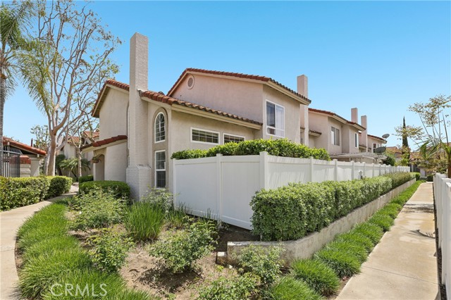1 Buttercup, Rancho Santa Margarita CA: https://media.crmls.org/medias/8e968afb-0d18-4217-9f60-511c81106ad4.jpg
