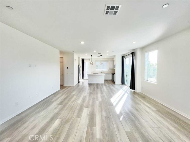 229 Steely, Irvine CA: https://media.crmls.org/medias/8e9709e0-b599-401a-88e0-bb160b6150db.jpg