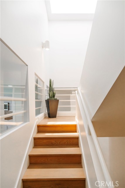 1401 Camden Avenue, Los Angeles CA: https://media.crmls.org/medias/8e974955-6d23-49c7-b0c1-1480daa83883.jpg