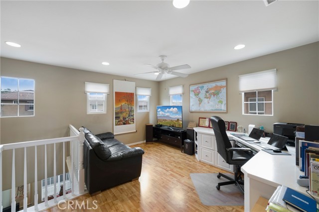13 Arborside Way, Mission Viejo CA: https://media.crmls.org/medias/8e97dccc-0eec-4b66-8726-d2a92c036eea.jpg