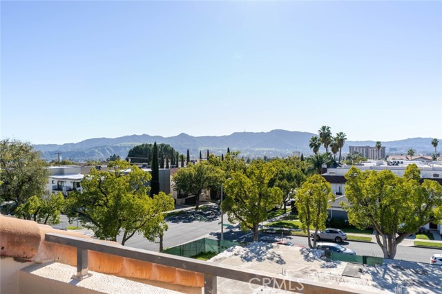 Detail Gallery Image 29 of 30 For 711 E Angeleno Ave #102,  Burbank,  CA 91501 - 3 Beds | 3 Baths