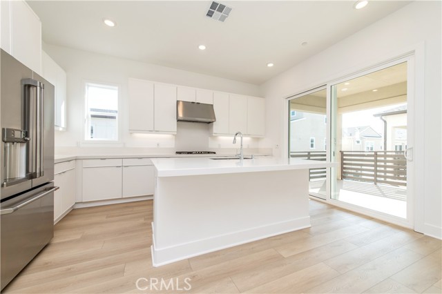 Detail Gallery Image 12 of 28 For 108 Tiffin, Irvine,  CA 92618 - 3 Beds | 2/1 Baths