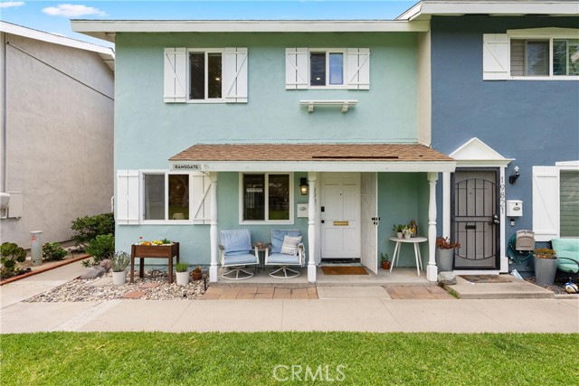 19817 RAMSGATE Lane, Huntington Beach CA: https://media.crmls.org/medias/8e994382-4ed1-41ca-934e-ca43dd58e82c.jpg