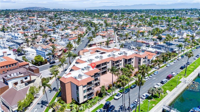 201 Bay Shore Avenue, Long Beach CA: https://media.crmls.org/medias/8e996634-59f3-41ea-acca-218fae971113.jpg