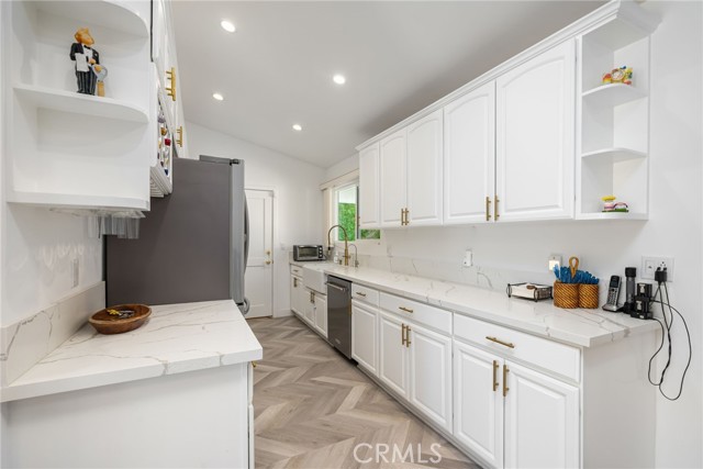 Detail Gallery Image 13 of 51 For 2303 N Magnolia, Palm Springs,  CA 92262 - 4 Beds | 2 Baths