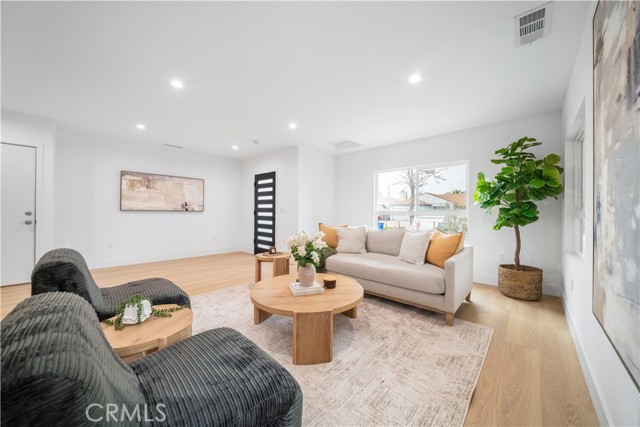 Detail Gallery Image 15 of 57 For 19918 Kittridge, Winnetka,  CA 91306 - 8 Beds | 6 Baths