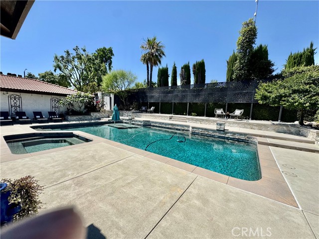 675 W Clark Street, Upland CA: https://media.crmls.org/medias/8e9ae361-a002-46dd-a484-fc953b7fb7cc.jpg