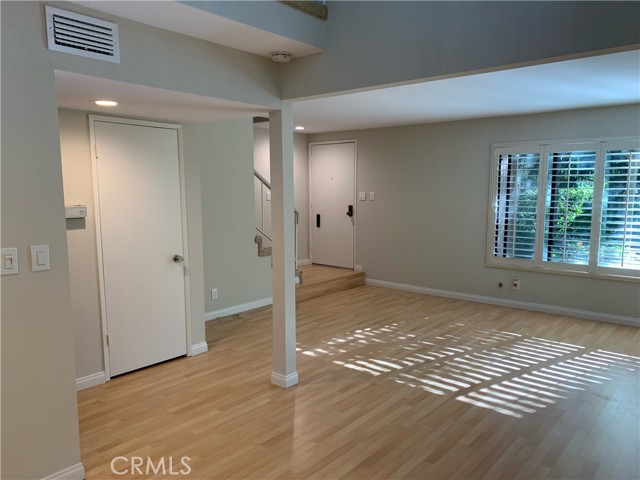 Detail Gallery Image 5 of 21 For 451 W Walnut St, Pasadena,  CA 91103 - 2 Beds | 3 Baths