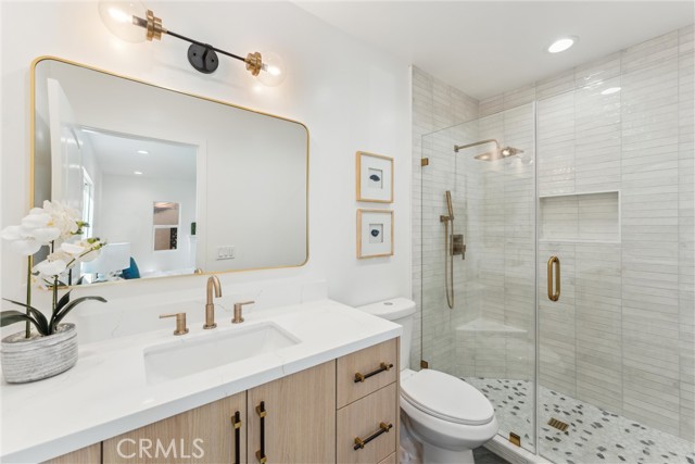 3945 S Norton Avenue, Los Angeles CA: https://media.crmls.org/medias/8e9b8ed5-8530-413b-8c01-d1bd75e03050.jpg