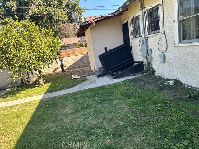 Detail Gallery Image 15 of 15 For 1843 W 41st Dr, Los Angeles,  CA 90062 - 3 Beds | 2 Baths