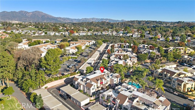 25761 Le Parc, Lake Forest CA: https://media.crmls.org/medias/8e9d811f-7146-4bfc-a50d-7ce6d395788f.jpg