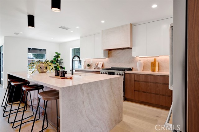 Detail Gallery Image 12 of 40 For 8121 Chase, Los Angeles,  CA 90045 - 4 Beds | 3 Baths