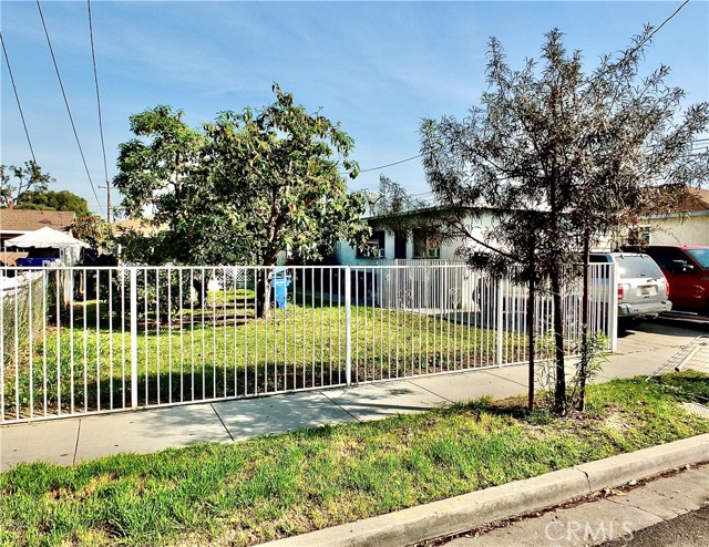 Detail Gallery Image 5 of 8 For 8203 2nd, Paramount,  CA 90723 - – Beds | – Baths