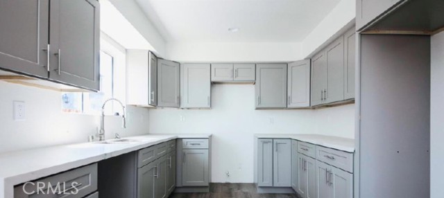 220 W 112th, Los Angeles CA: https://media.crmls.org/medias/8ea06f29-382a-4eb1-ae75-2b6022496fe7.jpg